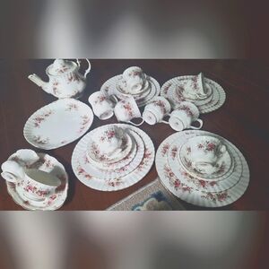 Royal albert lavender rose 4 place settings with teapot and extras